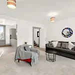 Beautiful And Charming Paddington Apartment